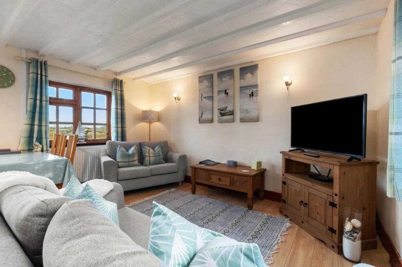 Cowslip Serenity With Jacuzzi Casa vacanze Saundersfoot